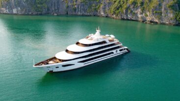 Thuê  du thuyền hạng sang - phục vụ lữ đoàn